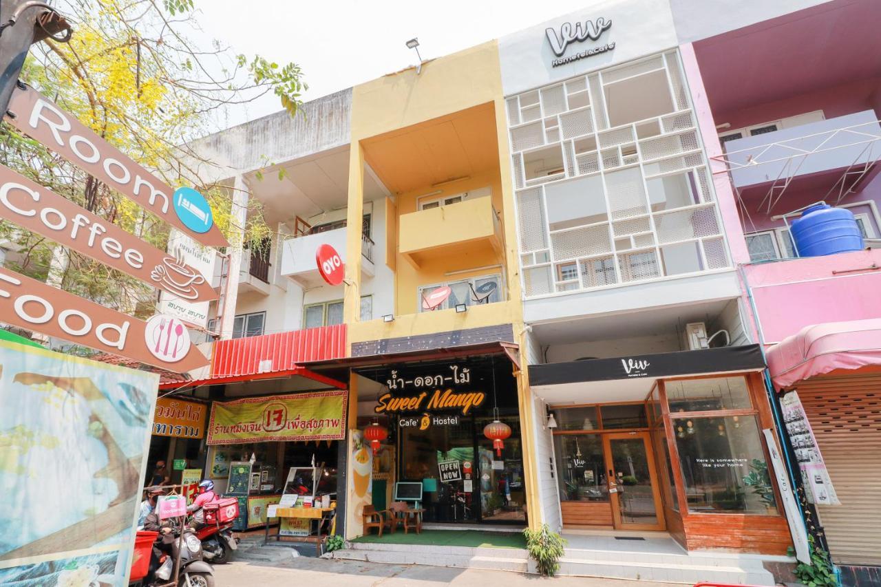 Oyo 743 Sweet Mango Cafe And